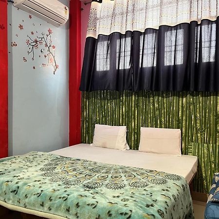 Indra Paying Guest House Varanasi Bagian luar foto