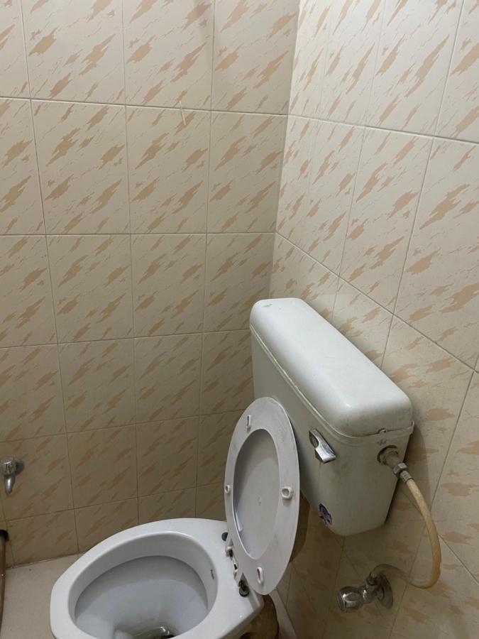 Indra Paying Guest House Varanasi Bagian luar foto