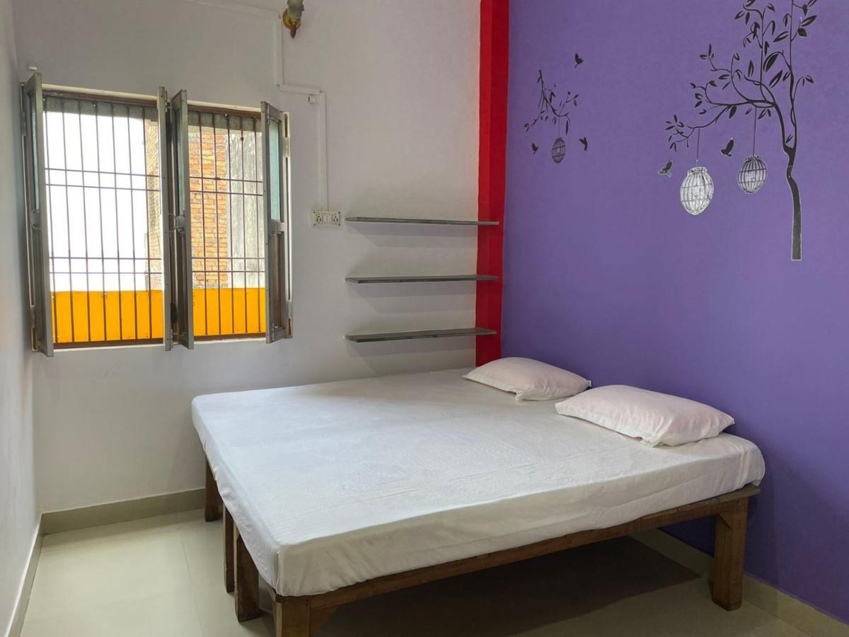 Indra Paying Guest House Varanasi Bagian luar foto
