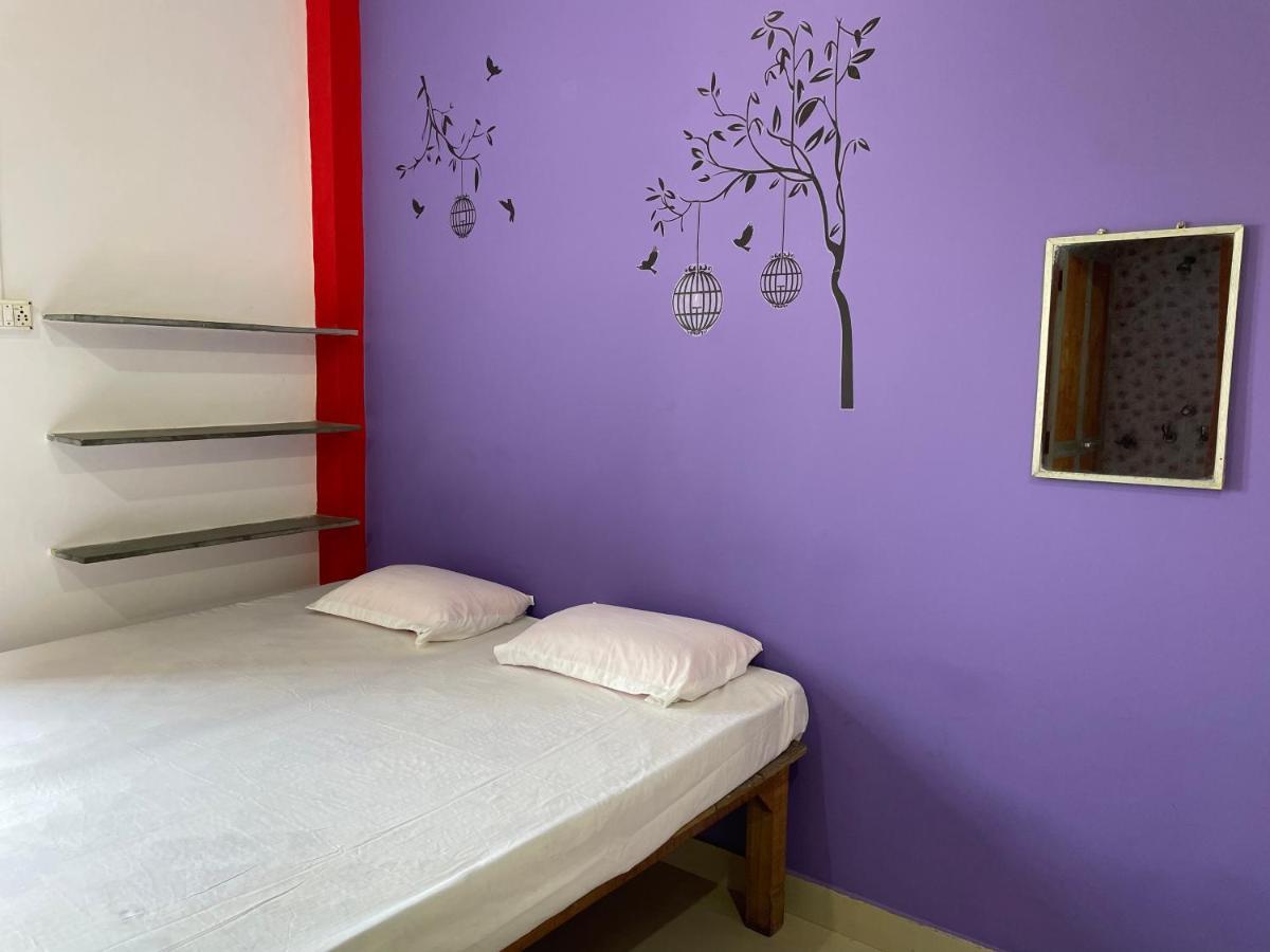 Indra Paying Guest House Varanasi Bagian luar foto