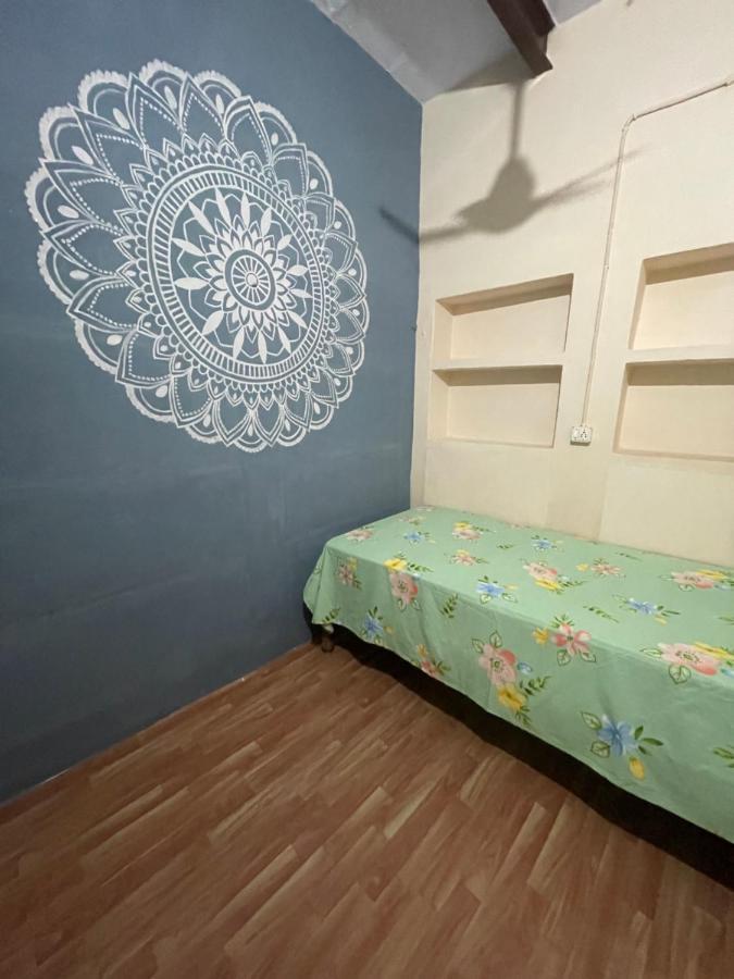 Indra Paying Guest House Varanasi Bagian luar foto