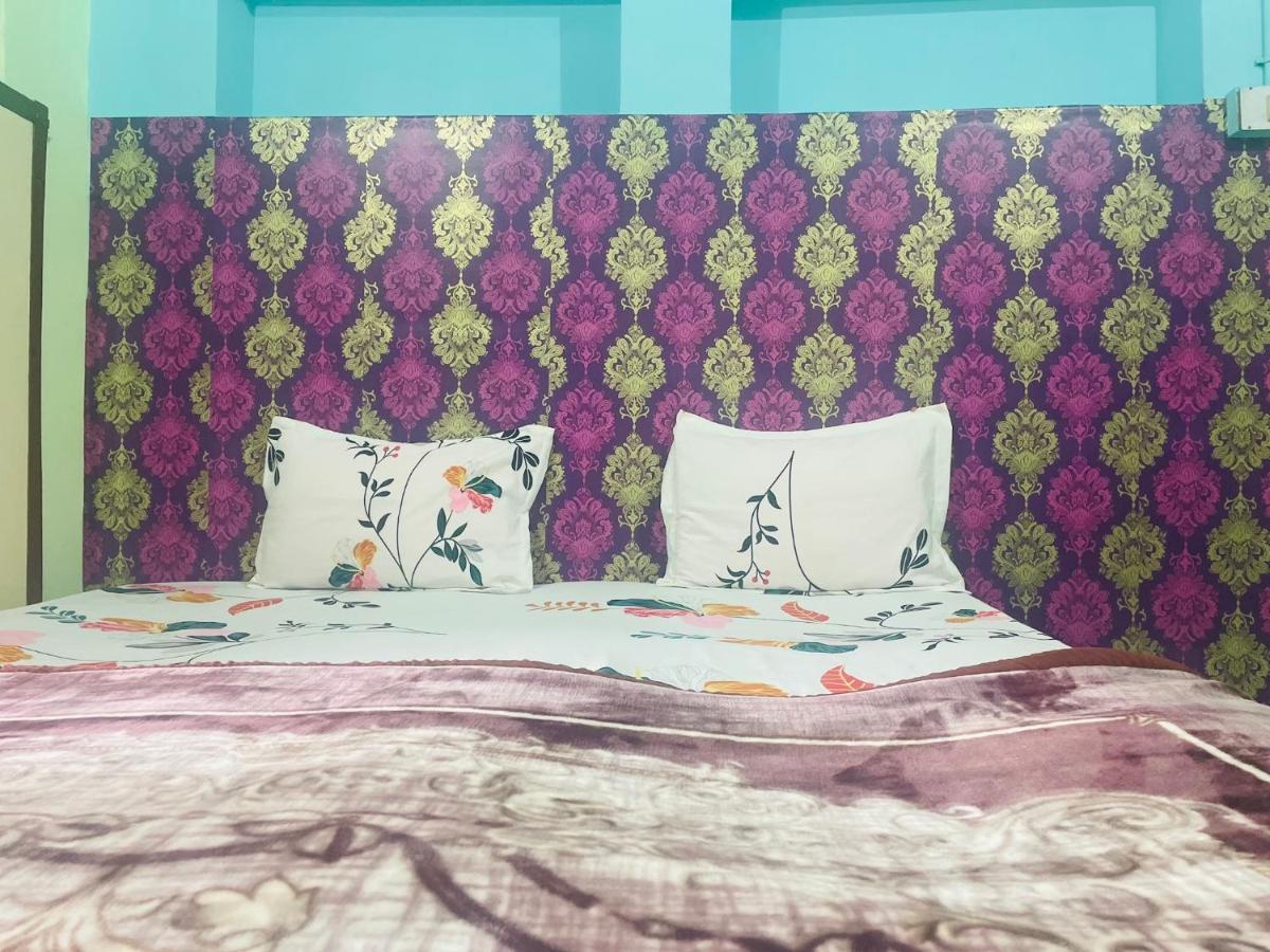 Indra Paying Guest House Varanasi Bagian luar foto