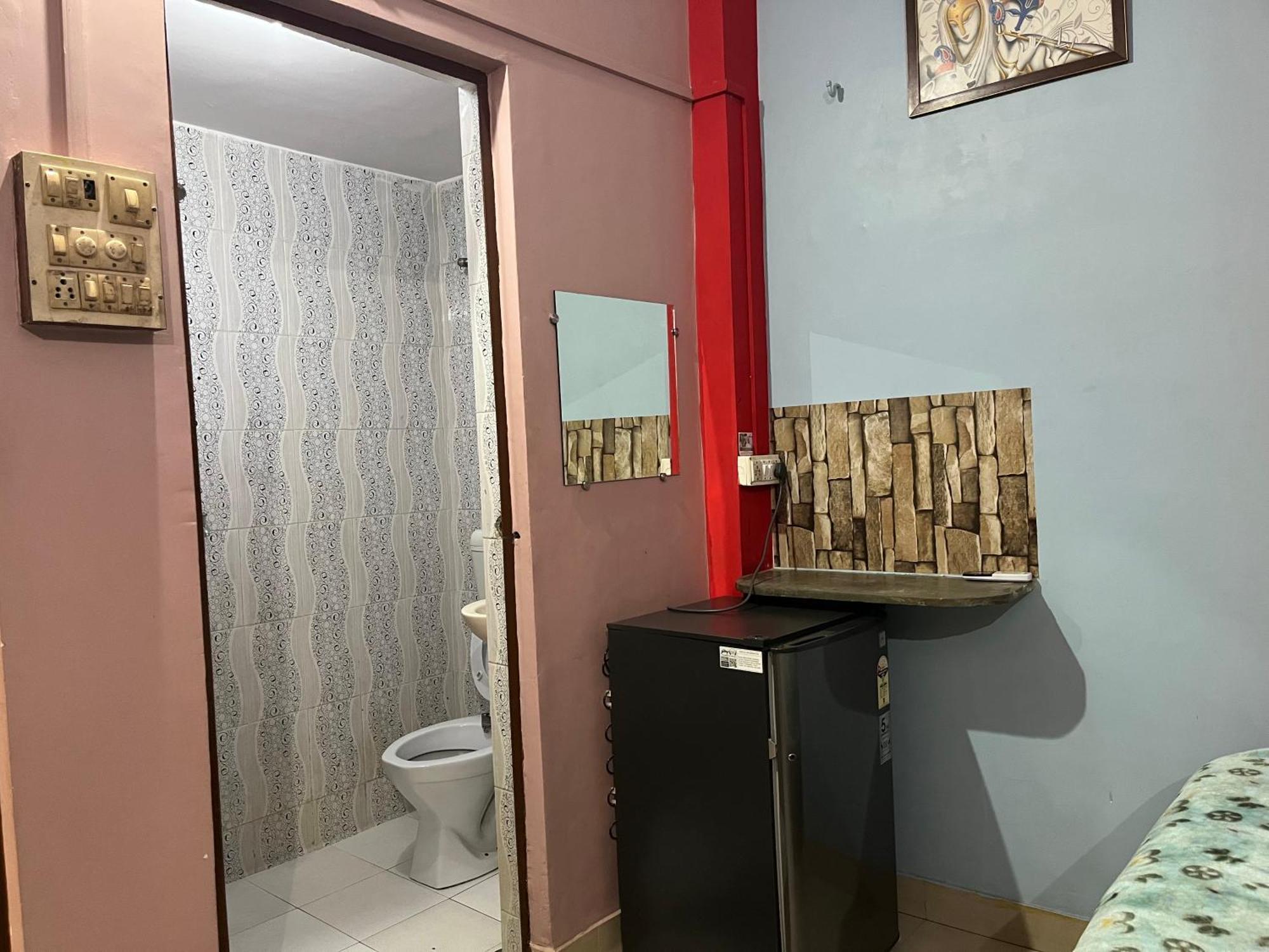 Indra Paying Guest House Varanasi Bagian luar foto